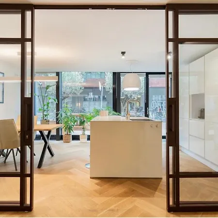 לינה וארוחת בוקר Luxurious Studio Only 15 Minutes From Center